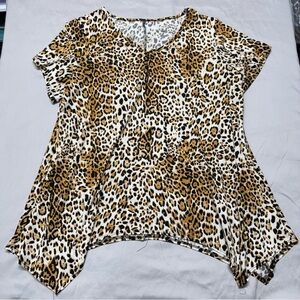 Chic Leopard Print V-Neck Women's Top